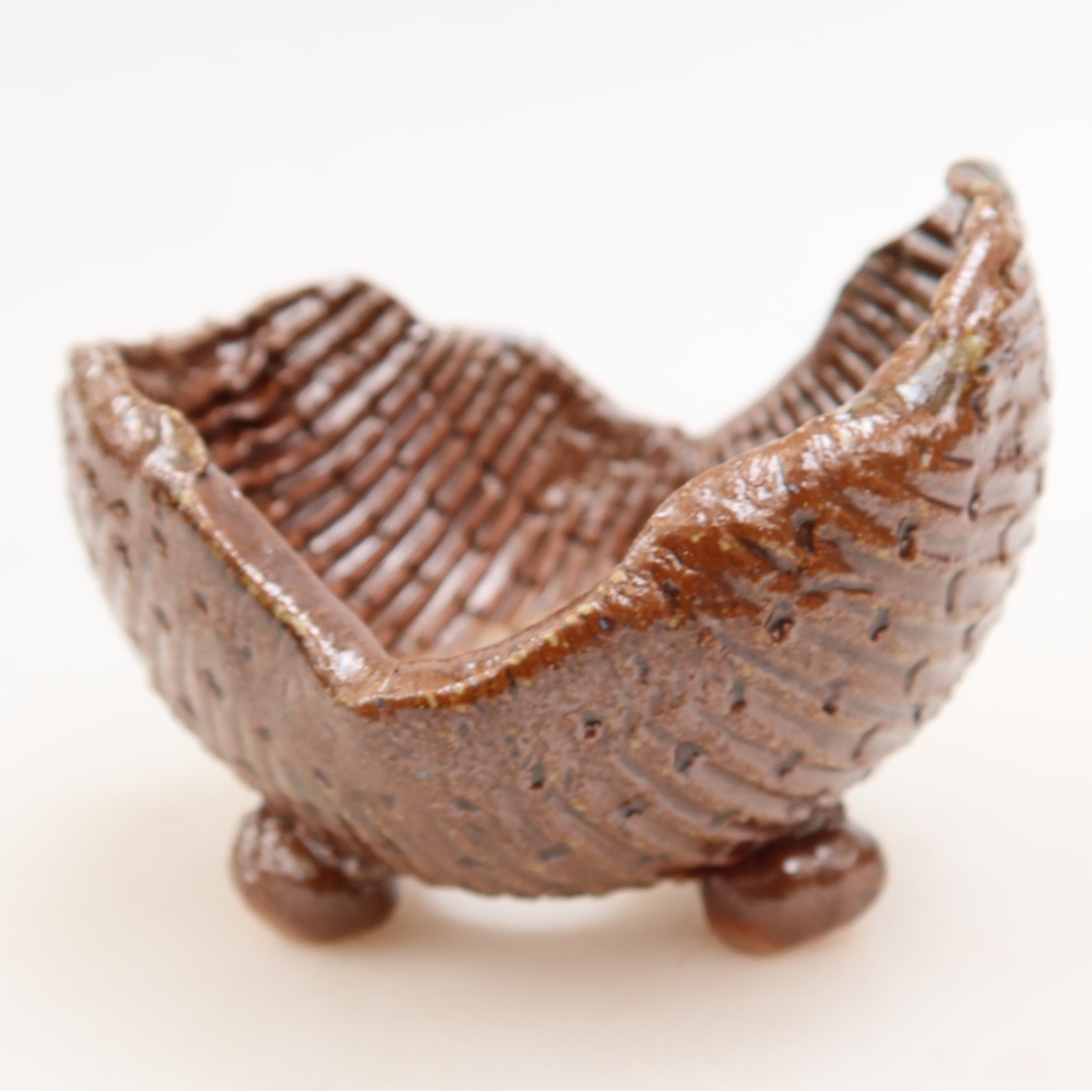 Conchiglia in ceramica  9 x 8,5 x 7 cm, colore marrone