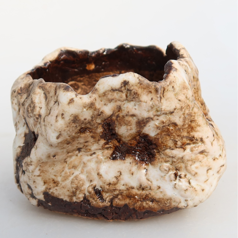 Guscio in ceramica  7 x 7 x 6 cm, colore bianco-marrone