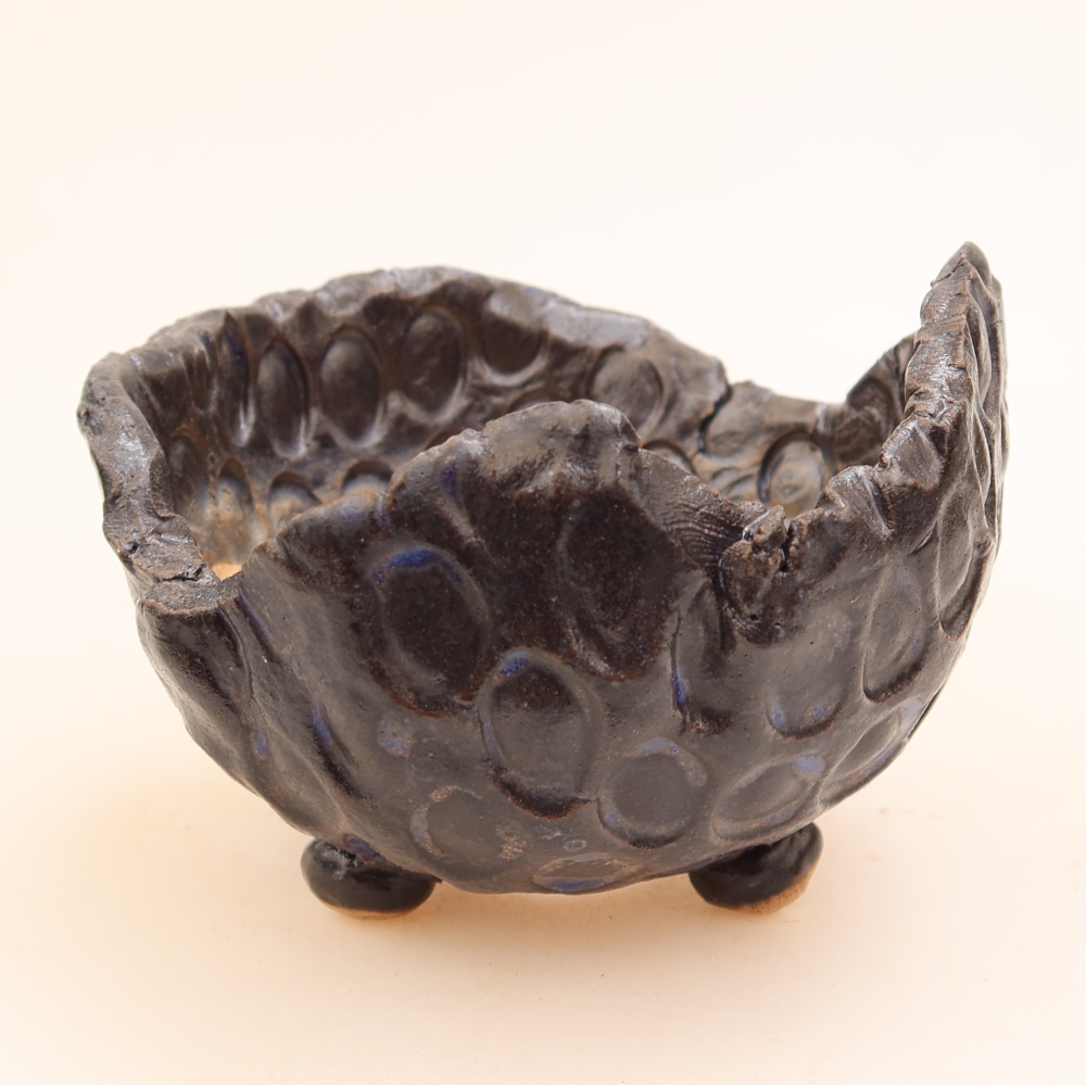 Guscio in ceramica  10,5 x 10 x 7,5 cm, colore blu-nero