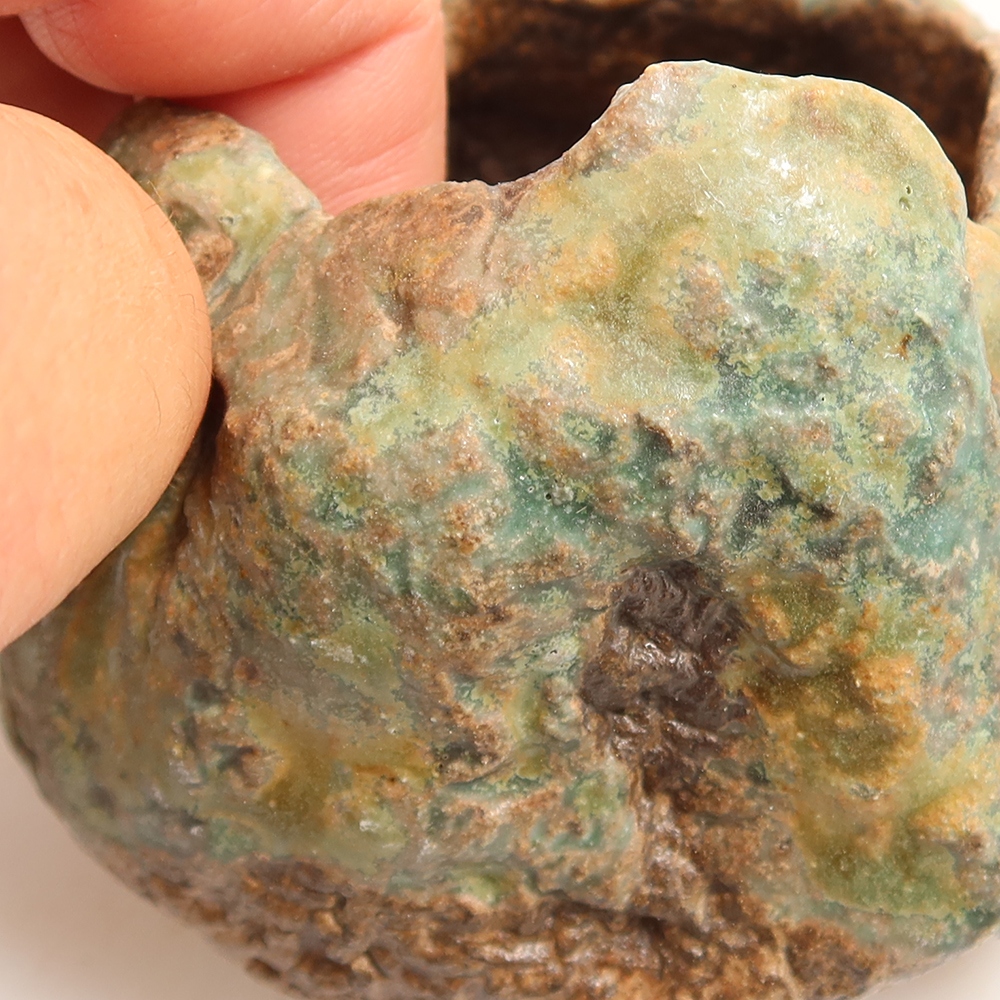 Guscio in ceramica  5,5 x 4,5 x 6 cm , colore verde