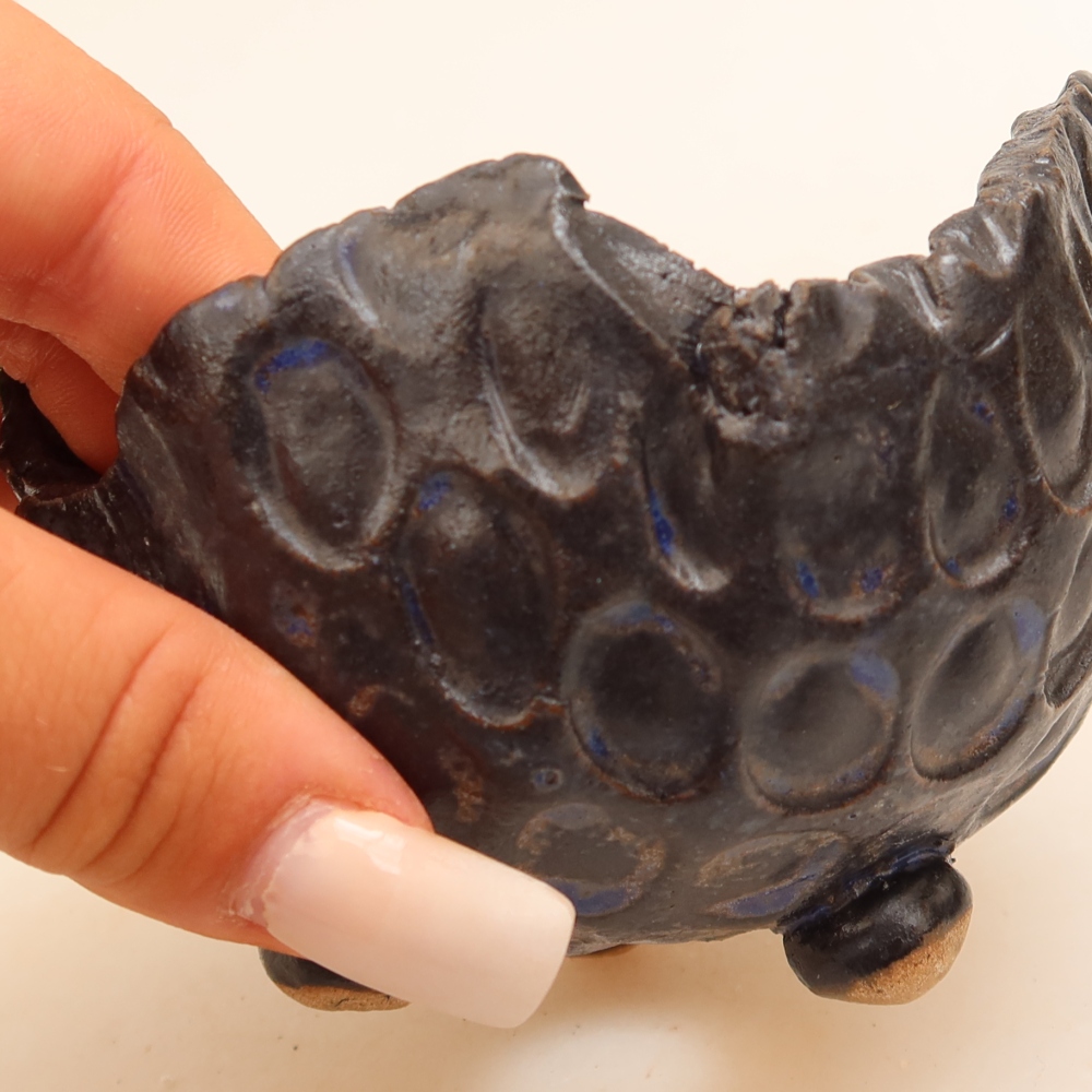 Guscio in ceramica  10,5 x 10 x 7,5 cm, colore blu-nero