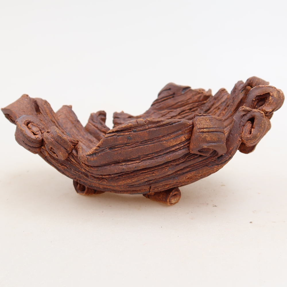 Conchiglia in ceramica  13 x 9 x 6 cm, colore marrone