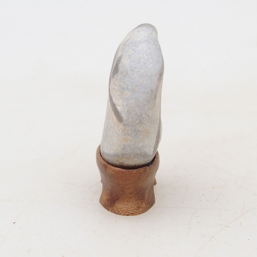 Suiseki - Pietra con DAI (base in legno)