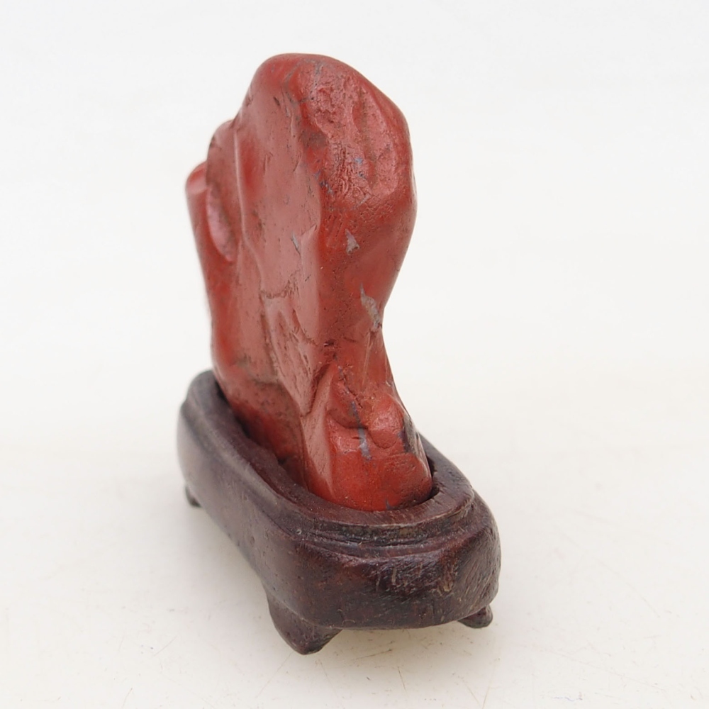 Suiseki - Pietra con DAI (base in legno)