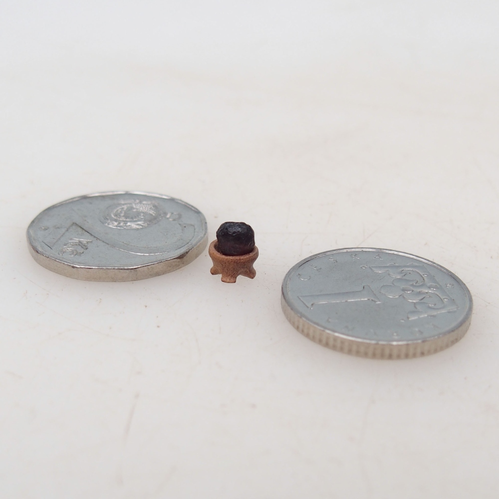 Suiseki - Pietra con DAI (base in legno)