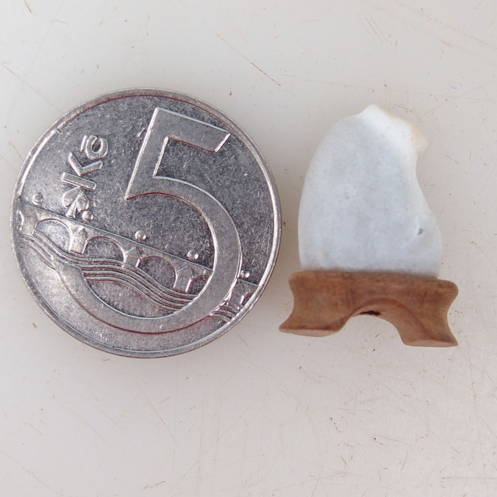 Suiseki - Pietra con DAI (base in legno)