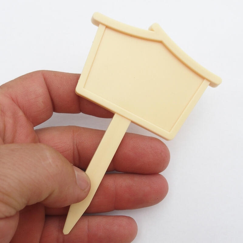 Descrizione baldacchino 10 x 6,5 cm