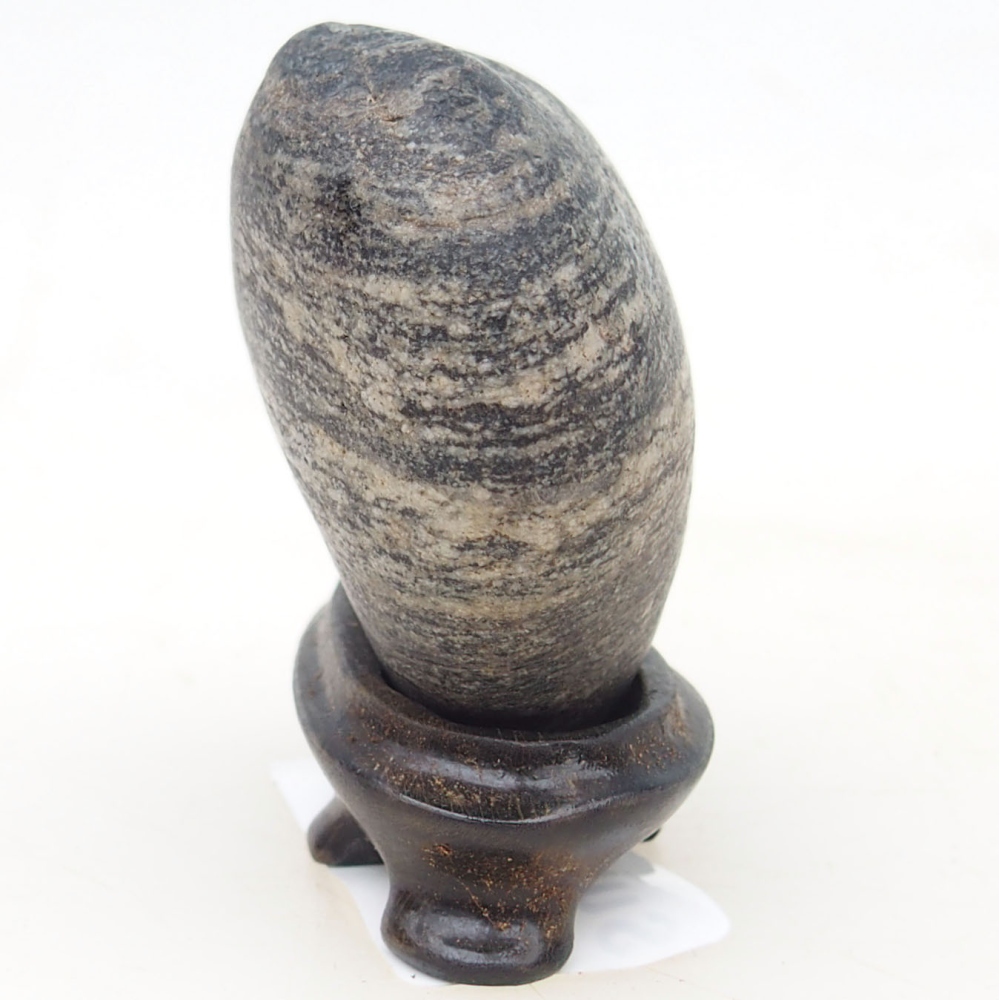 Suiseki - Pietra con DAI (base in legno)