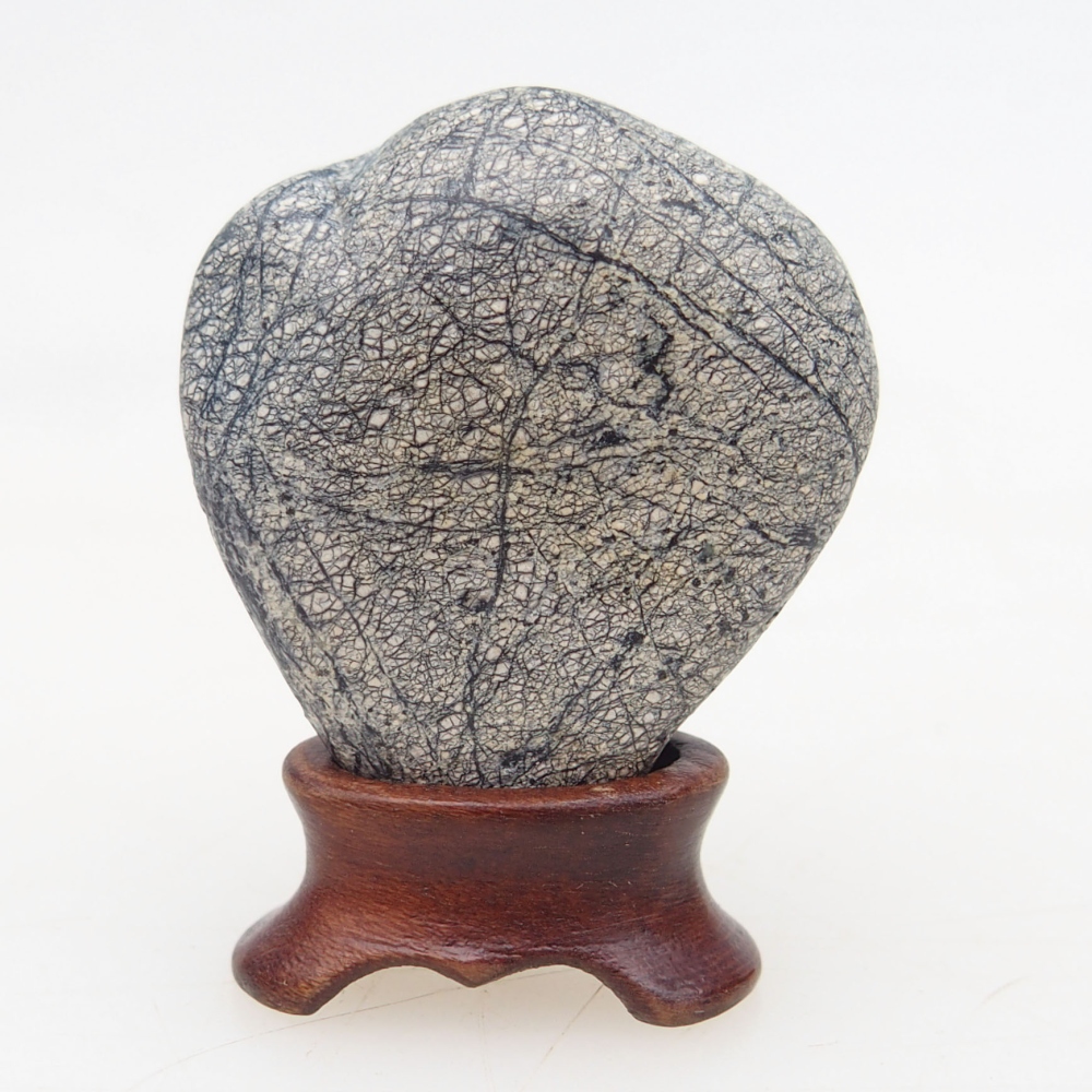 Suiseki - Pietra con DAI (base in legno)