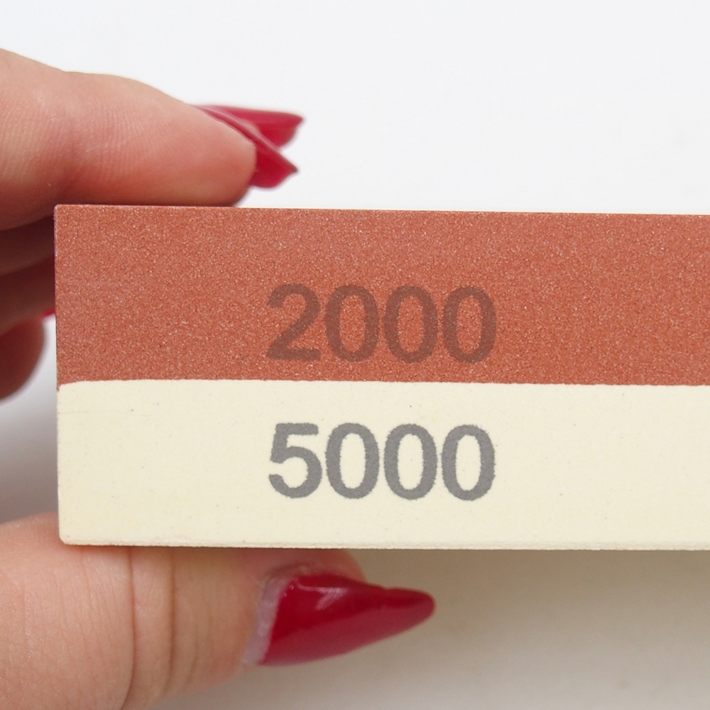 Smerigliatrice per utensili a grana fine