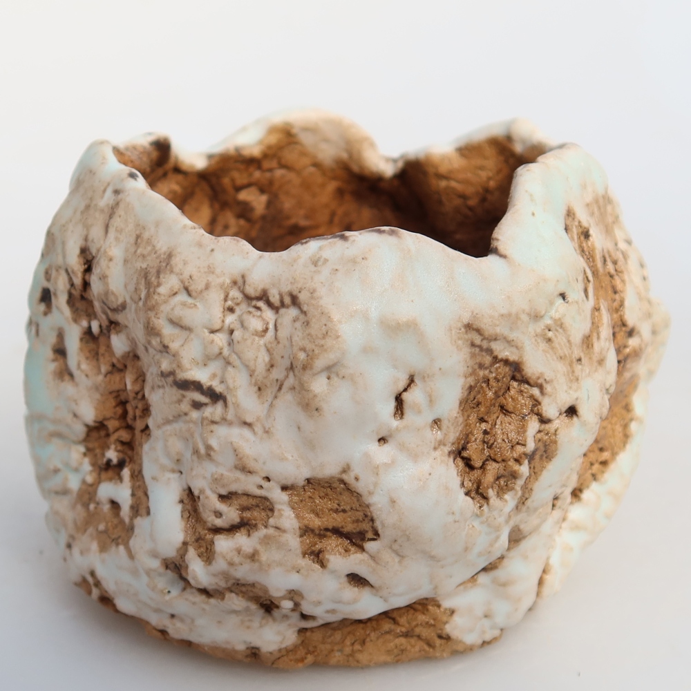 Guscio in ceramica  7 x 7 x 6 cm, colore bianco-marrone