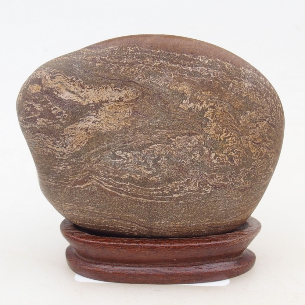 Suiseki - Pietra con DAI (base in legno)